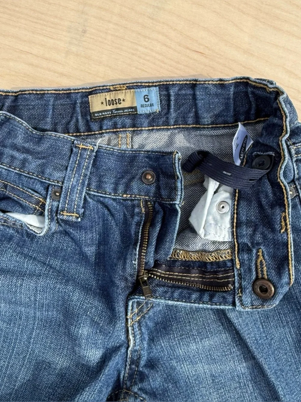 Old Navy Loose Fit Jeans Boys Medium Wash Denim Straight size 6 Regular